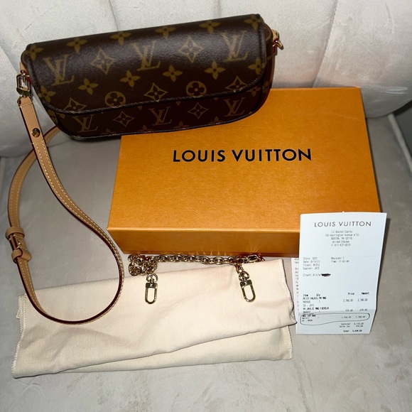 Luis Vuitton Wallet on chain BRAND NEW used handful of times. YES ITS REAL - Picture 5 of 5